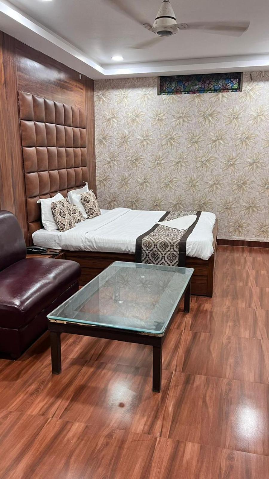 Hotel S P International A Unit Of Mavis Group Лакхнау Экстерьер фото